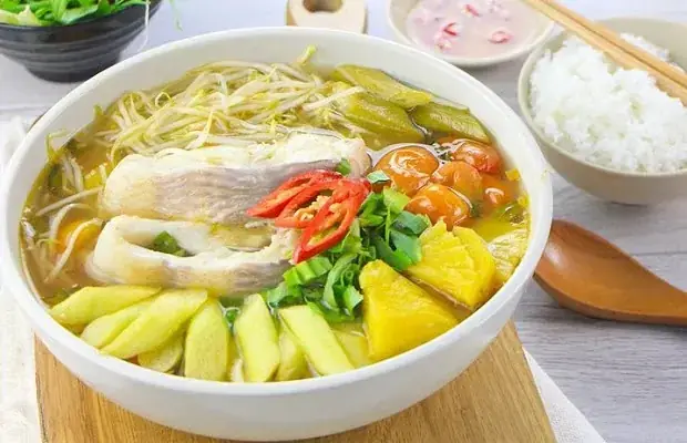 Canh chua cá điêu hồng mang đậm hương vị Nam Bộ