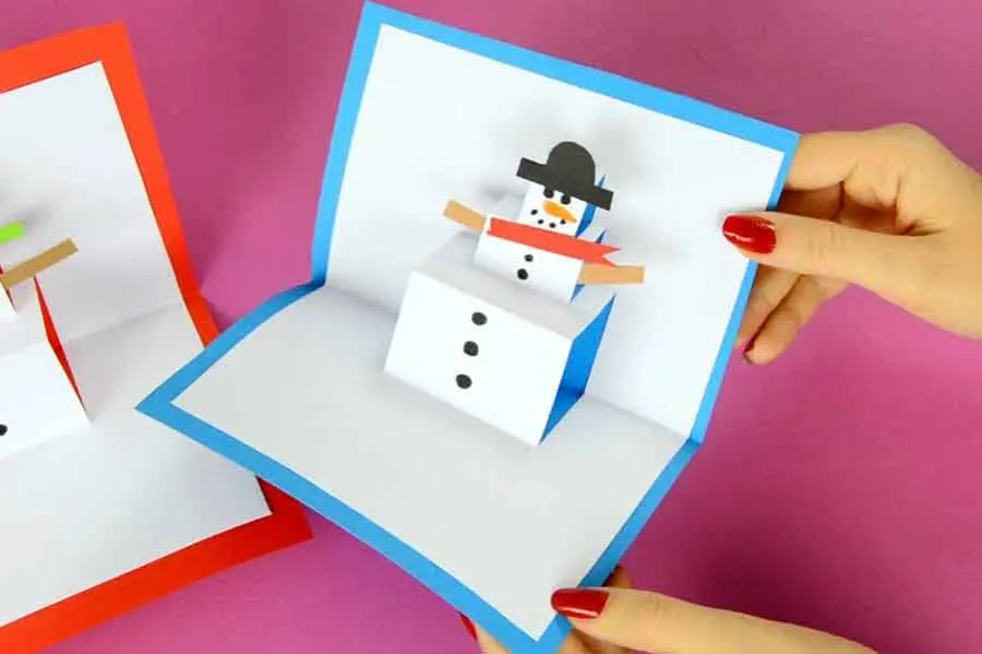 Bạn có thể chọn mẫu thiệp vuông hay chữ nhật đều được