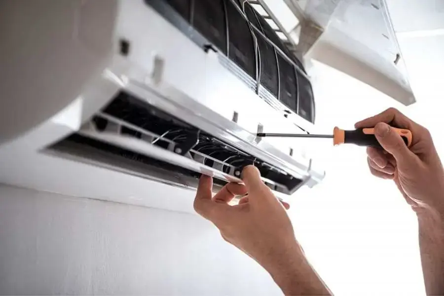 Lỗi J3 điều hòa Daikin có nguyên nhân xuất phát từ việc cảm biến nhiệt độ gặp sự cố hư hỏng. 