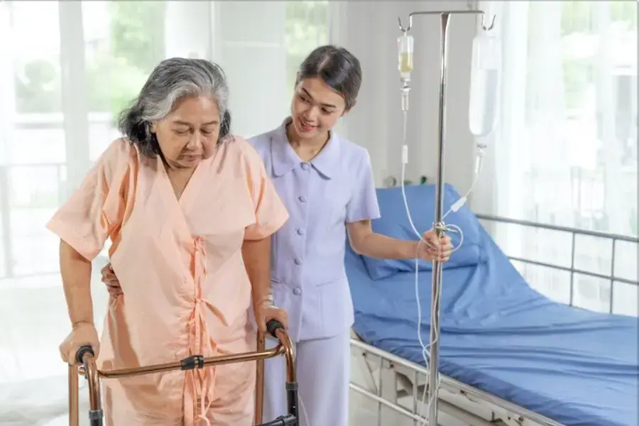 Dịch vụ chăm sóc người bệnh ngay tại bệnh viện.