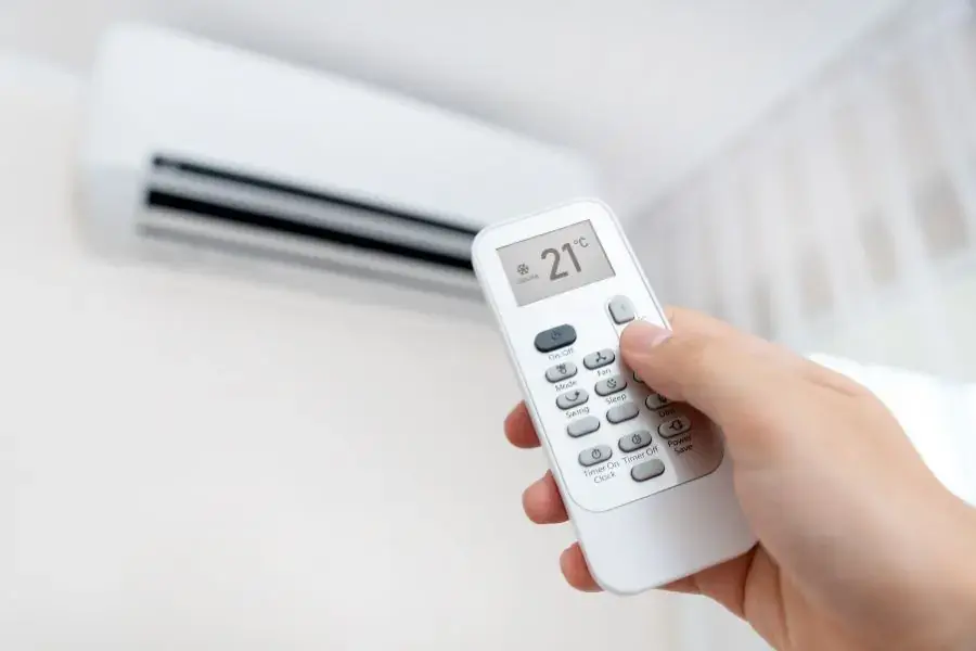 Sau khi dò tìm tần số phù hợp, cần kiểm tra lại hoạt động của máy lạnh, đảm bảo không có bất thường.
