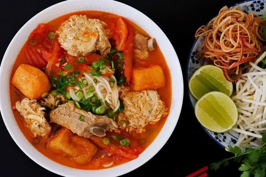 Thưởng thức món riêu cua ngon, bổ, rẻ tại quán cô Thu