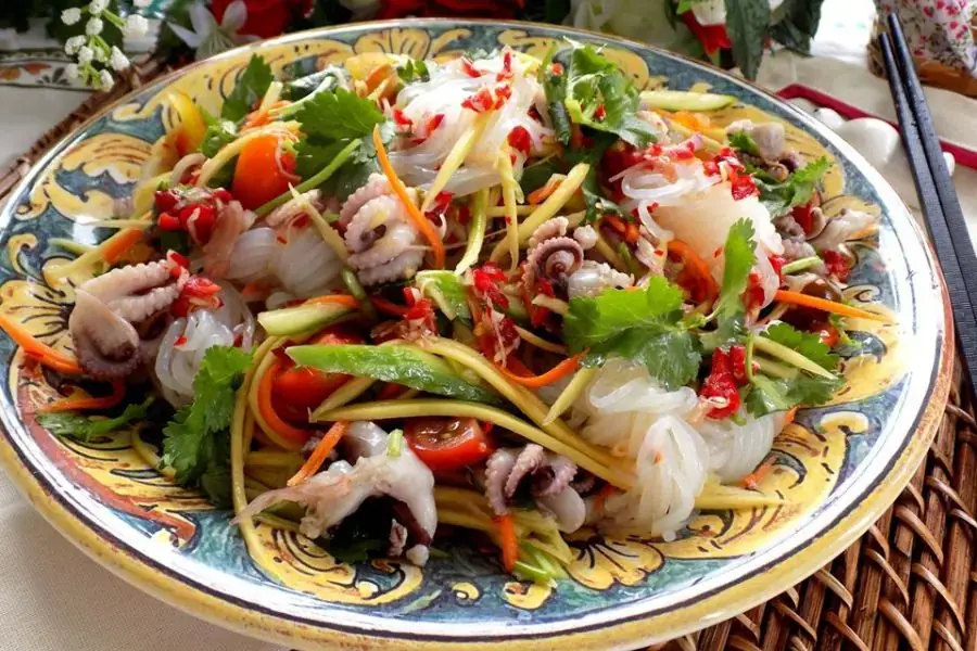 Gỏi bạch tuộc là một trong các món nộm ngon dễ làm, rất được yêu thích