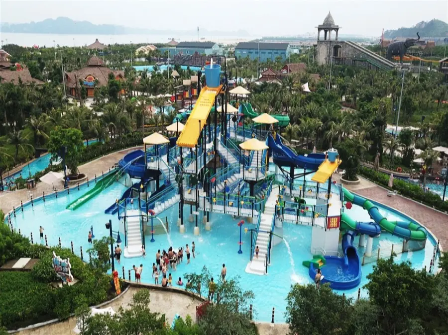 typhoon-water-park-tai-ha-long