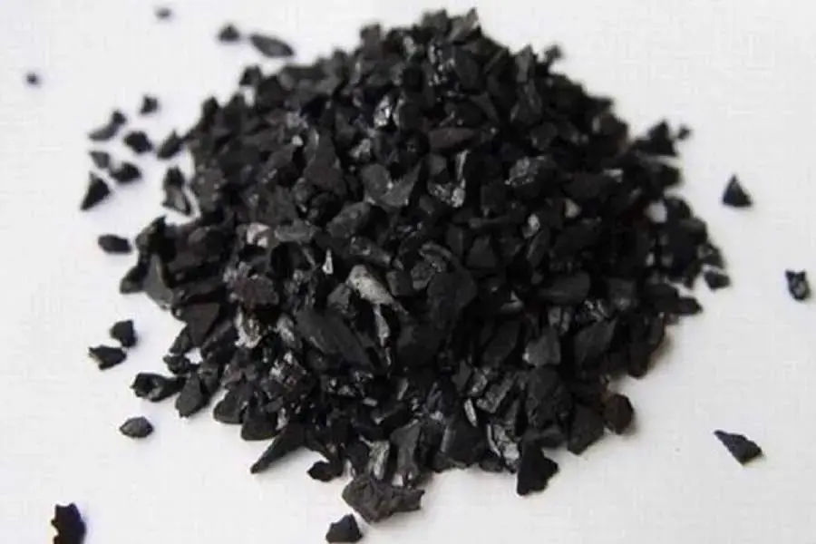Than củi có khả năng khử mùi phòng ngủ an toàn và có thể sử dụng được nhiều lần. (Nguồn: BaoMoi)
