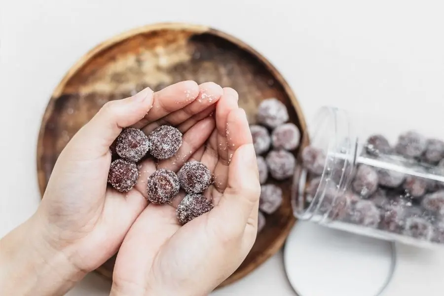 mứt me ngài đường có vị chua chua, ngọt ngọt