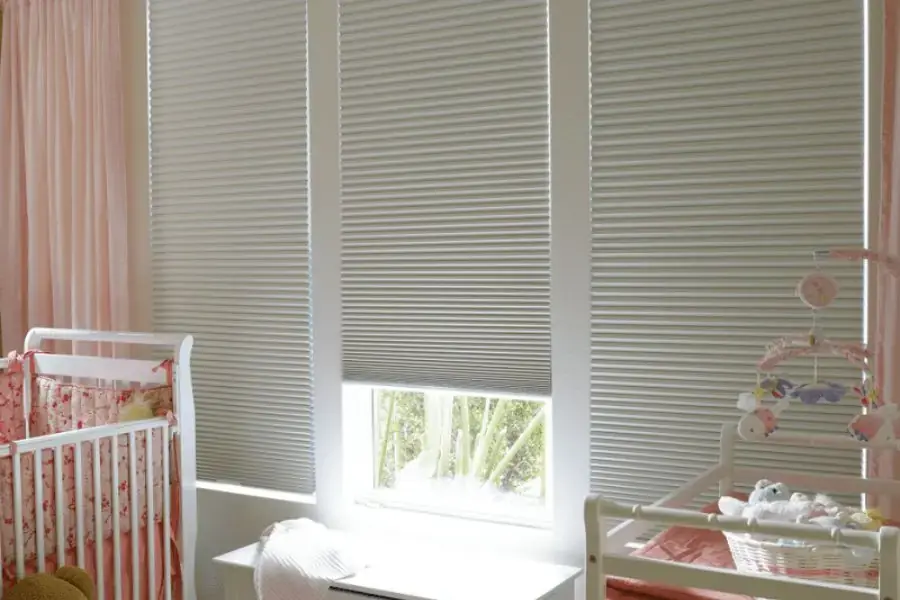 Chi phí đầu tư rèm tổ ong rất cao so với nhiều loại rèm khác