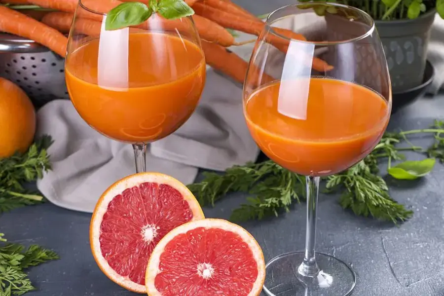 Nước ép cà rốt mix cùng bưởi hấp dẫn, kích thích vị giác