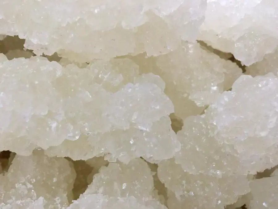Phèn chua có thể tẩy rửa khi đun sôi với nước (Ảnh: madefresh)