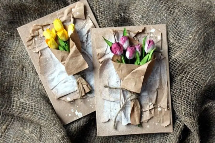 Mẫu thiệp 8/3 tặng mẹ phong cách vintage bằng giấy nâu sáng tạo.