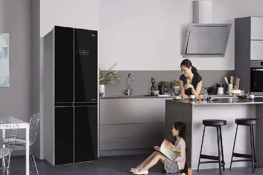Di chuyển tủ lạnh đúng vị trí đã định sẵn và tiếp tục sử dụng (Nguồn: Điện Máy Xanh)