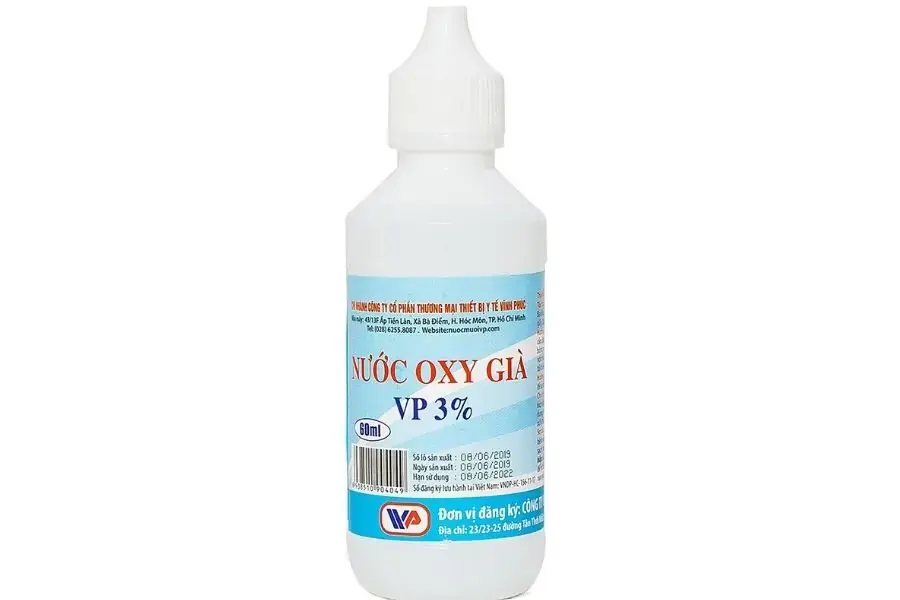 Oxy già dùng để tẩy rửa quần áo màu bị lem màu