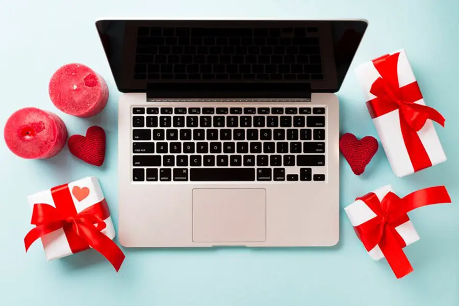 Laptop là món quà Giáng Sinh thực tế.