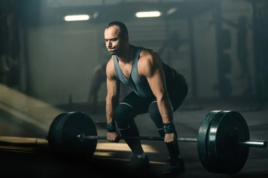Deadlift giúp giảm cân hiệu quả và cải thiện sức khỏe tim mạch.