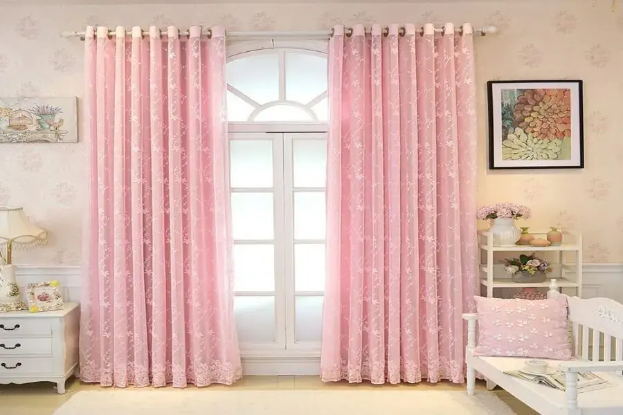 Rèm chống nắng giúp bé cảm thấy thoải mái hơn khi học tập