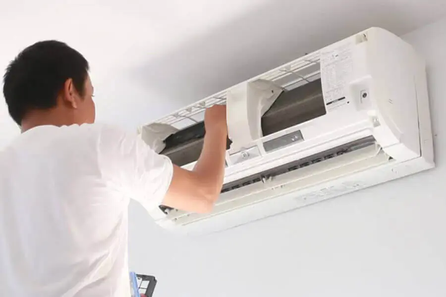 Thường xuyên bảo trì và vệ sinh để máy lạnh làm lạnh nhanh hơn (Hình ảnh: Grupoclima)