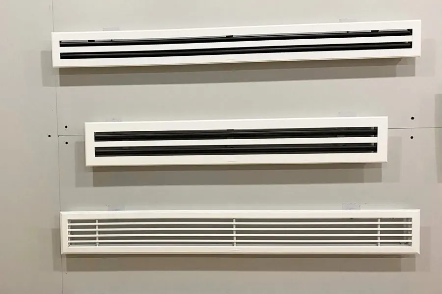 Miệng gió Linear nan chữ T với khe dài ốp vào tường sẽ rất đẹp mắt.