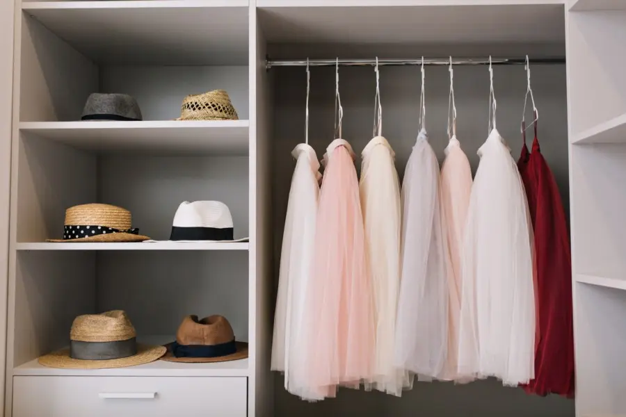Lựa chọn tủ quần áo và các vật dụng cần mua