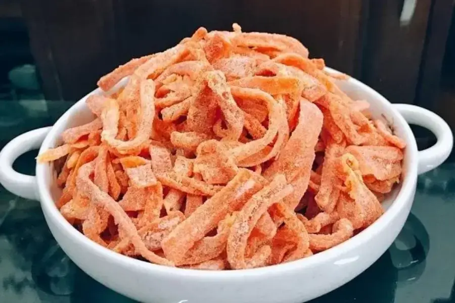 Mứt cà rốt có màu cam đặc trưng thu hút.