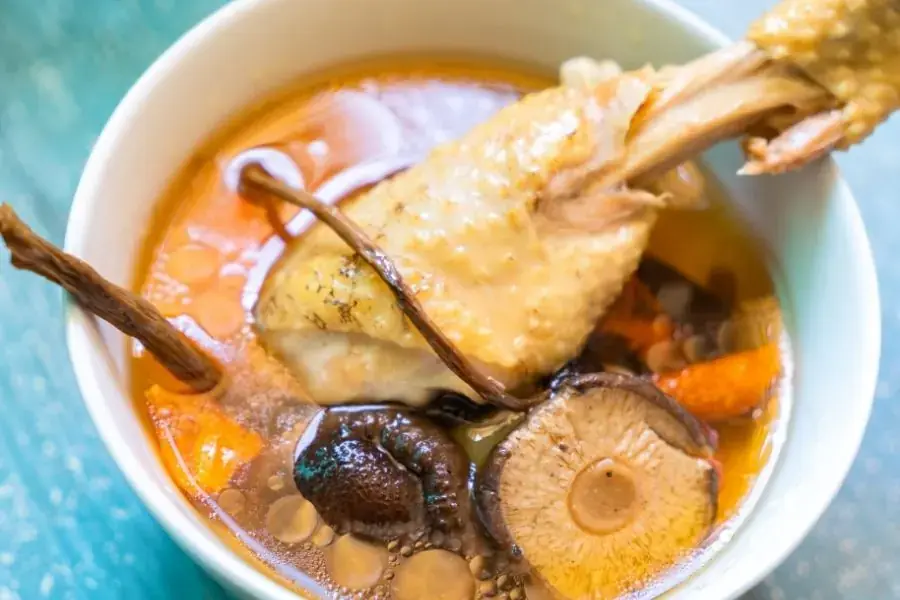 Gà hầm nấm hương thơm ngon, bổ dưỡng