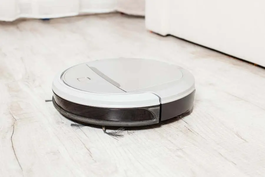 Robot không chỉ có khả năng hút bụi mà còn tích hợp chức năng lau nhà.