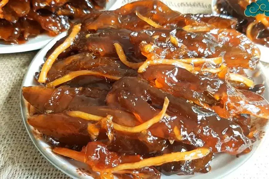 Thành phẩm món mứt khế xào gừng.