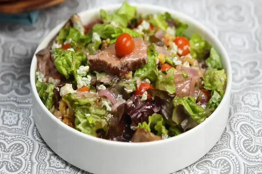 Món salad thịt bò không thể cưỡng lại 
