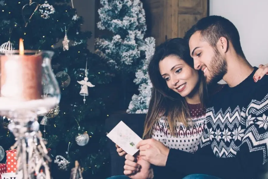 Cách chụp hình Noel ấm áp với người yêu.