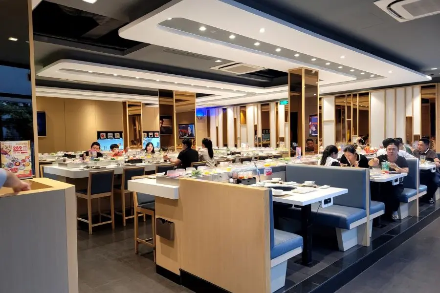 Ở Kichi Kichi, có các món lẩu thú vị cho khách lựa chọn như lẩu tomyum, lẩu xuyên tiêu,...