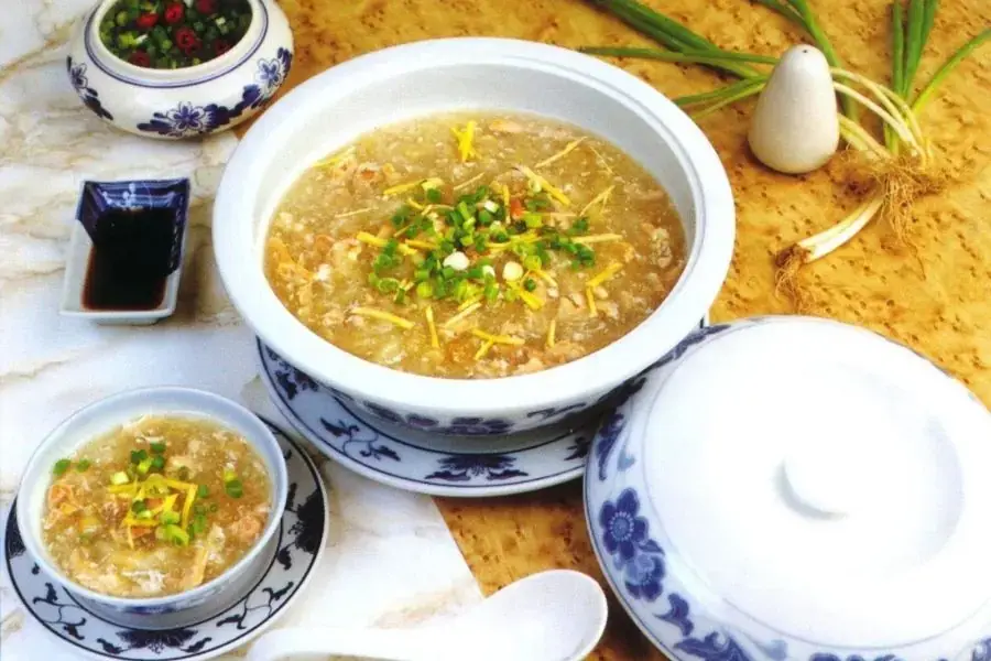 Thơm ngon với món súp gà nấm dành cho bữa sáng cho bé 2 tuổi