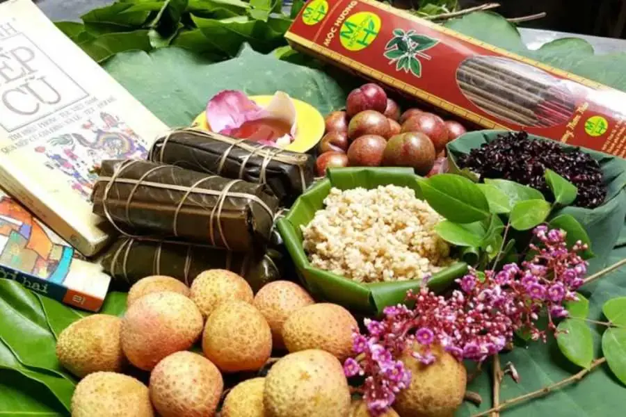 Lễ cúng Gia Tiên cầu sức khỏe, bình an và may mắn