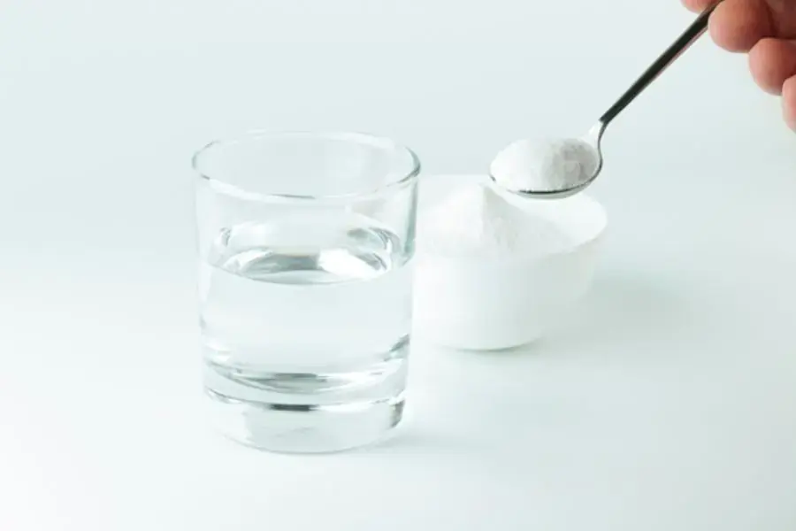 Pha hỗn hợp Baking soda với baking soda,xà phòng, nước