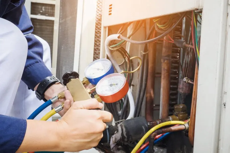 Lỗi 04 do máy lạnh hết gas.