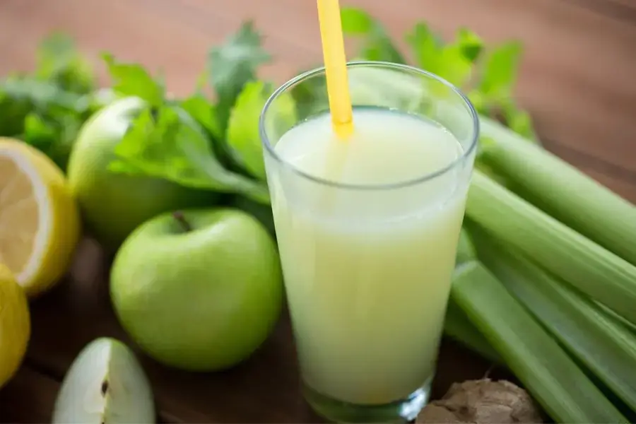 Sinh tố táo xanh cần tây thanh lọc cơ thể, hạn chế tích tụ mỡ thừa