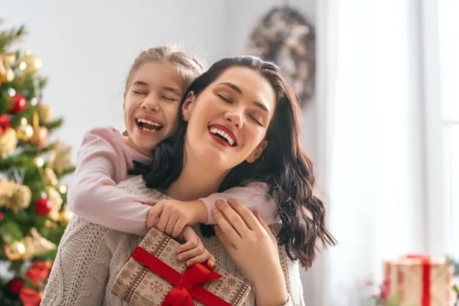 Dù ở bất cứ đâu, đừng quên gửi tặng những lời chúc Noel cho mẹ bạn nhé!