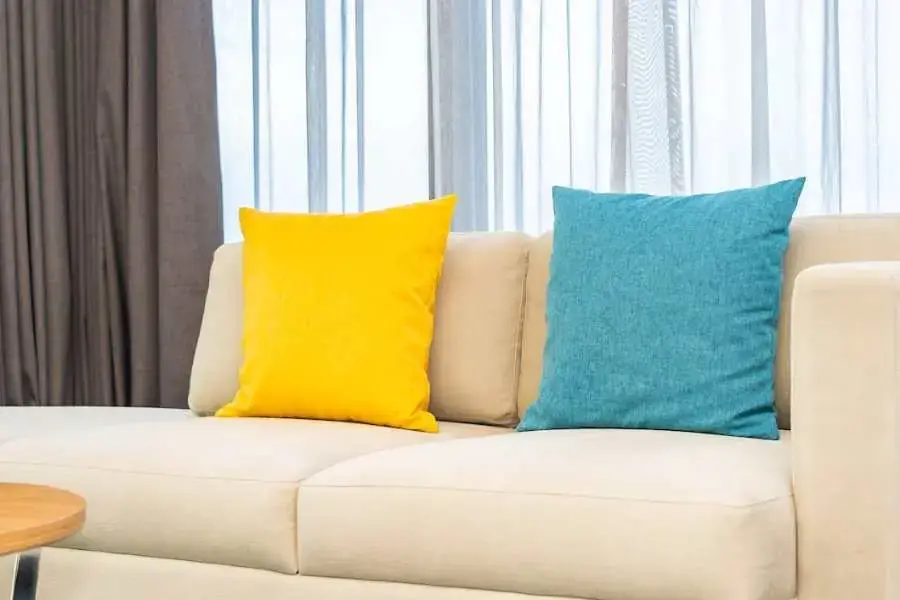 Sử dụng các chất liệu da trơn bọc sofa có chất lượng cao
