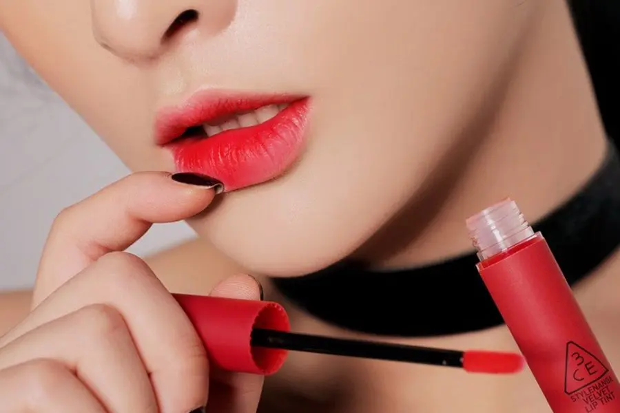 Son môi luôn là thứ được yêu thích bởi phụ nữ.