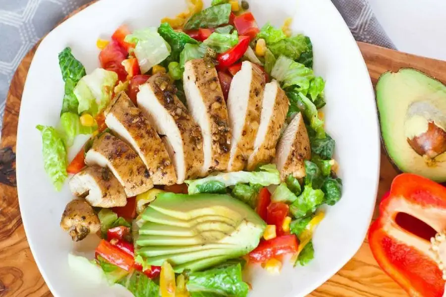 Salad ức gà cho người giảm cân 