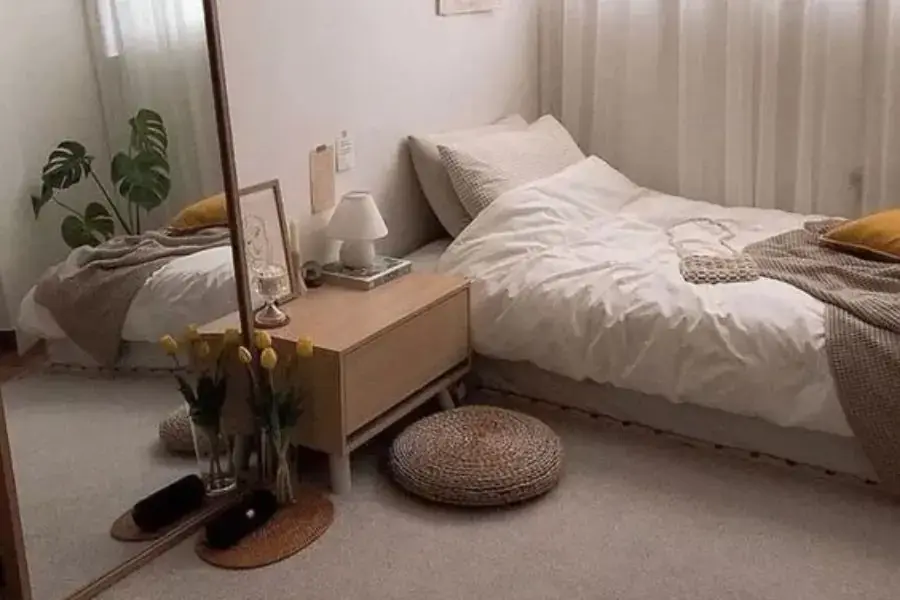 Chỉ sử dụng những đồ nội thất thiết yếu trong phòng ngủ