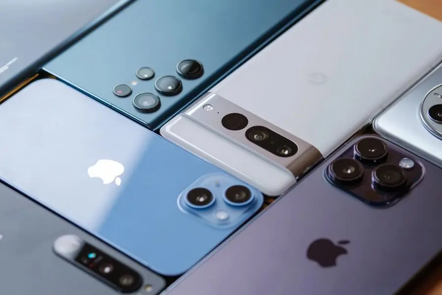 Một chiếc smartphone đời mới sẽ làm cho bạn gái yêu thích.