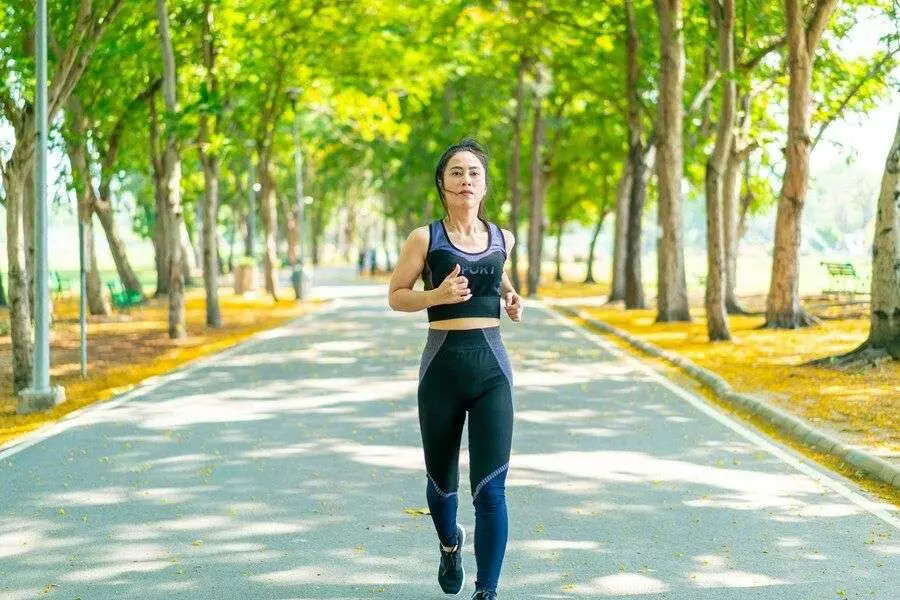 Đi bộ là giải pháp giảm cân hiệu quả