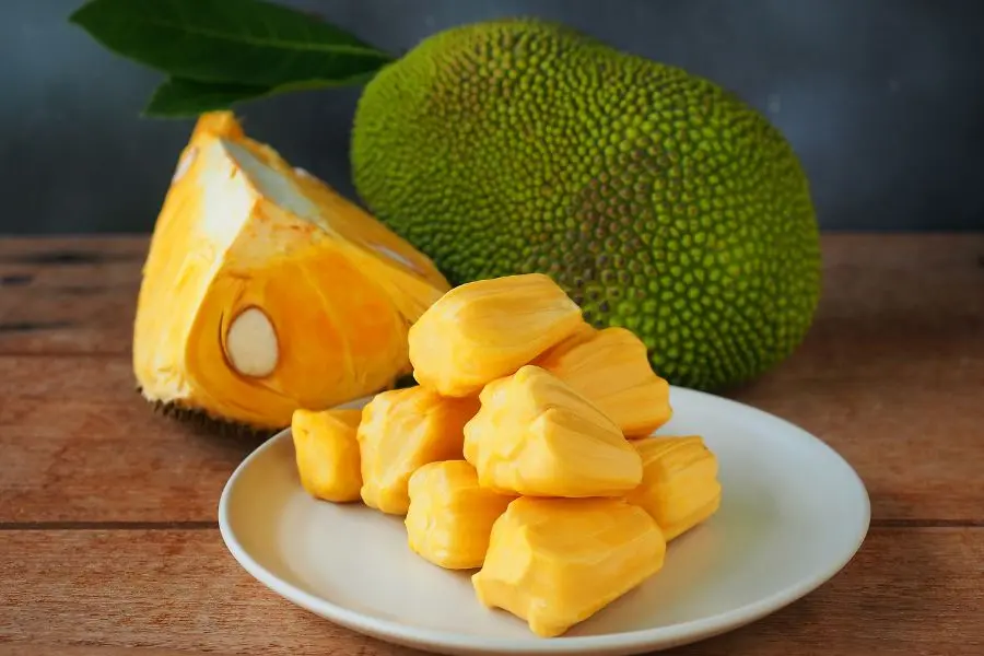 Xoài, mít, nhãn, vải, sầu riêng,... là những loại chứa hàm lượng calo và lượng đường cao.