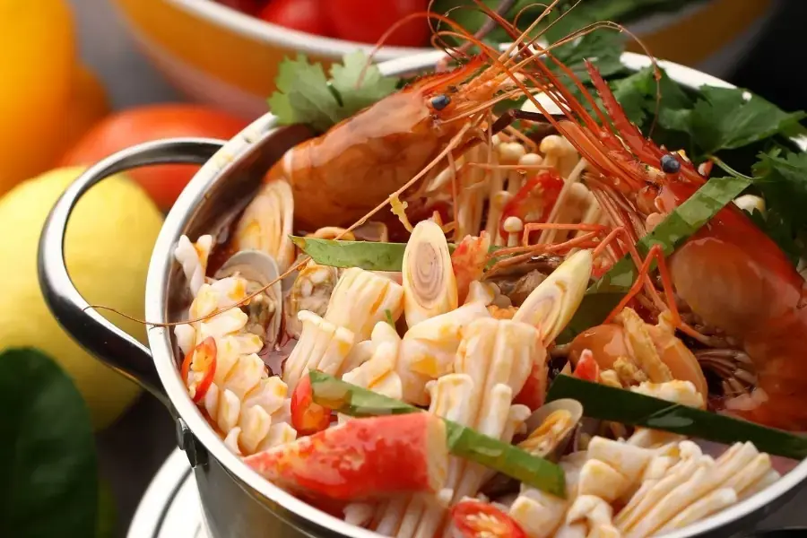 Nồi lẩu tôm chanh dây