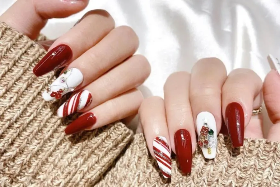 Bộ nail Giáng Sinh đính đá nổi.