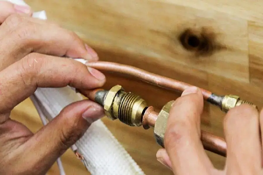 Nếu gas máy lạnh bị hết hoặc rò rỉ sẽ dẫn đến máy không có nguyên liệu chạy và không thải ra được nước thải (Hình ảnh: Evflowcytometry)