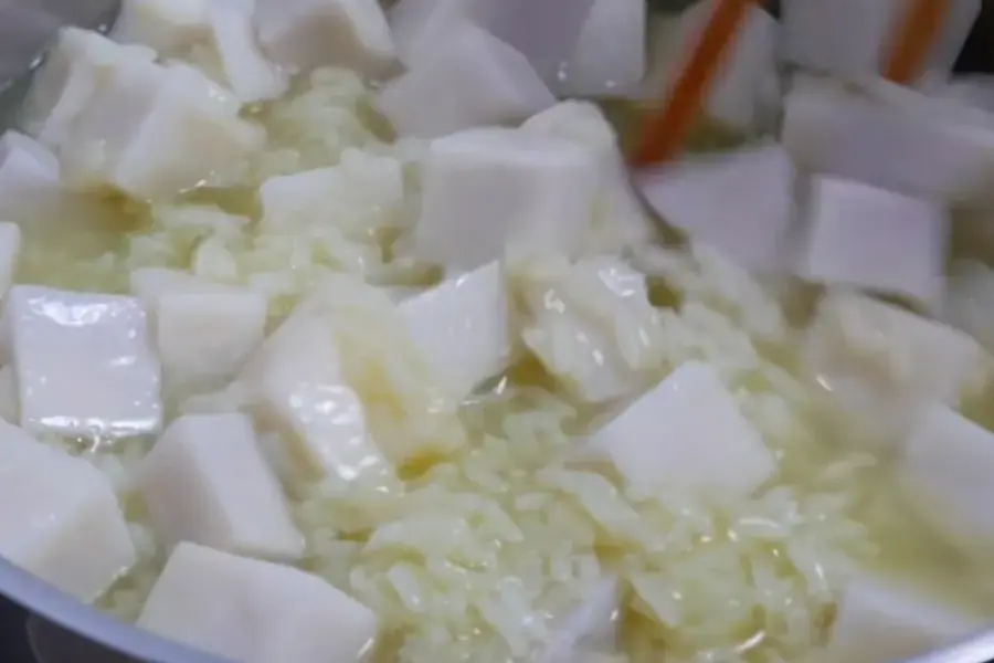 Trộn khoai môn chung với nếp