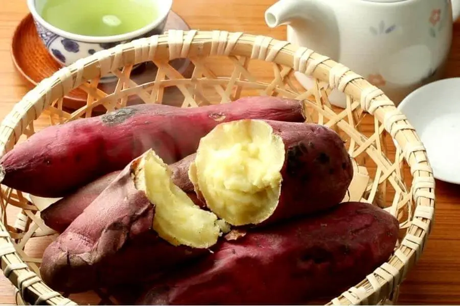 Khoai lang luộc thơm ngon, sự lựa chọn thông minh cho chế độ ăn giảm cân.