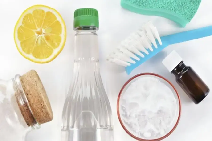 Khử mùi nước tiểu trên nệm bằng giấm ăn