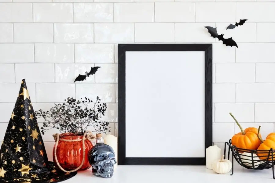 Khung ảnh trang trí Halloween mầm non.
