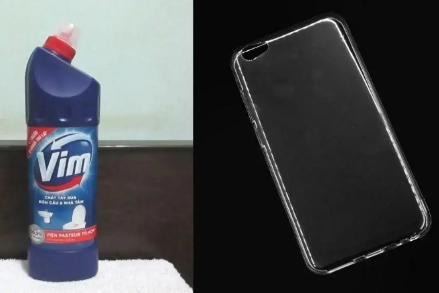 Bôi trực tiếp dung dịch tẩy rửa Vim lên ốp lưng đợi khoảng 15 -20 phút.
